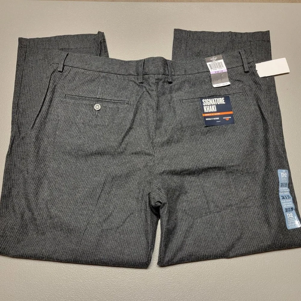 Dockers D2 Signature Khaki Pants - Straight Fit - Flat Front -‎ 38x29 NWT